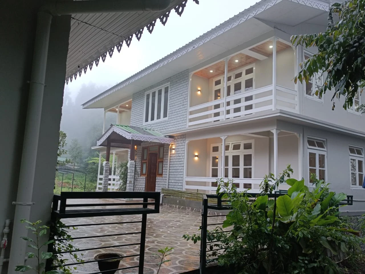 The Alpine Jungle Stay